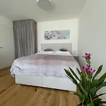 شقة H52