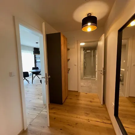 Apartment H52 *