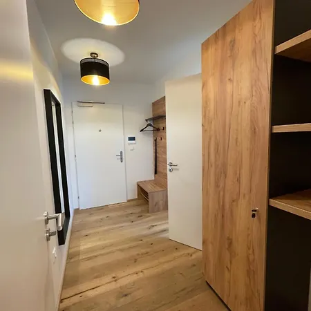 Apartment H52 *