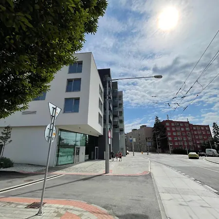 Apartment H52 *
